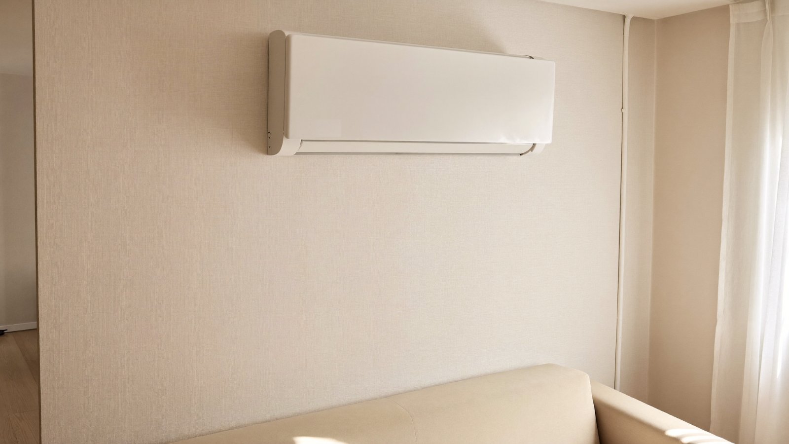 한국 아파트 거실 벽걸이 에어컨 — 에어컨 전기세 절약법